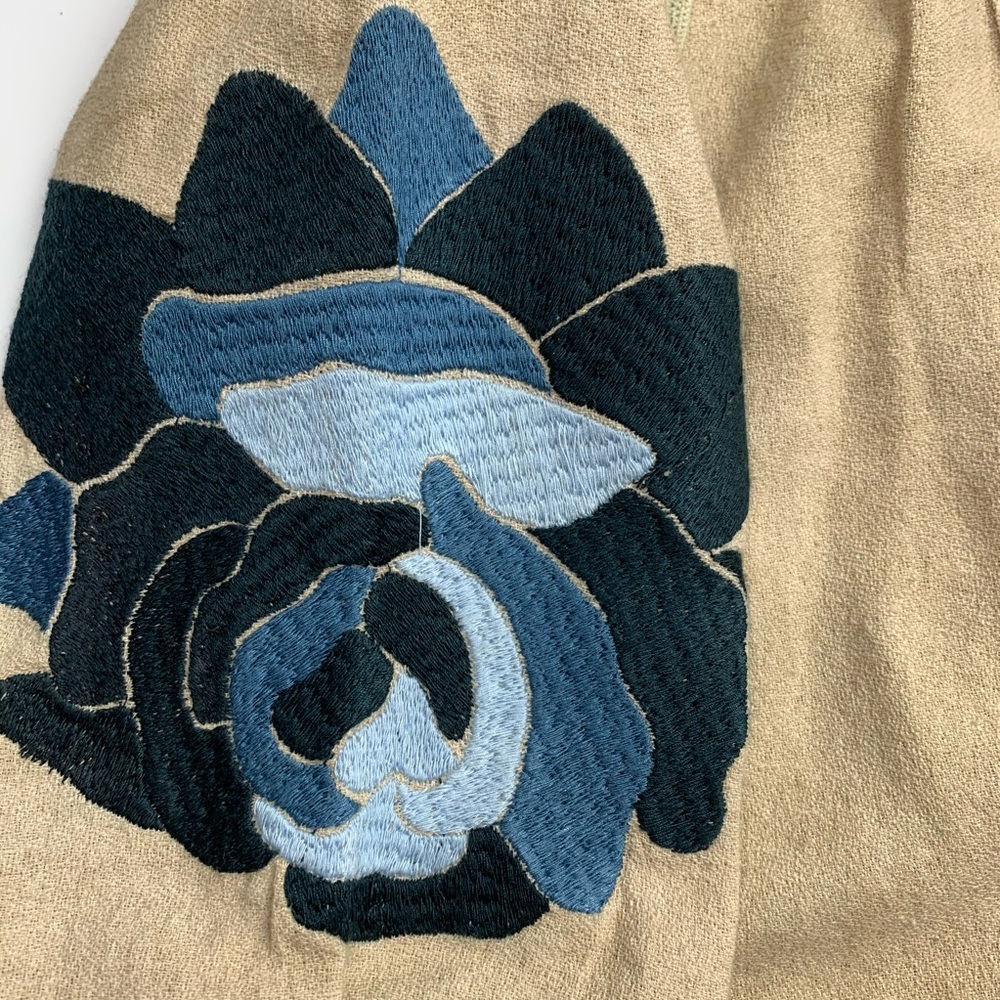 Beautiful Tuchinda top. - Picture 4 of 6